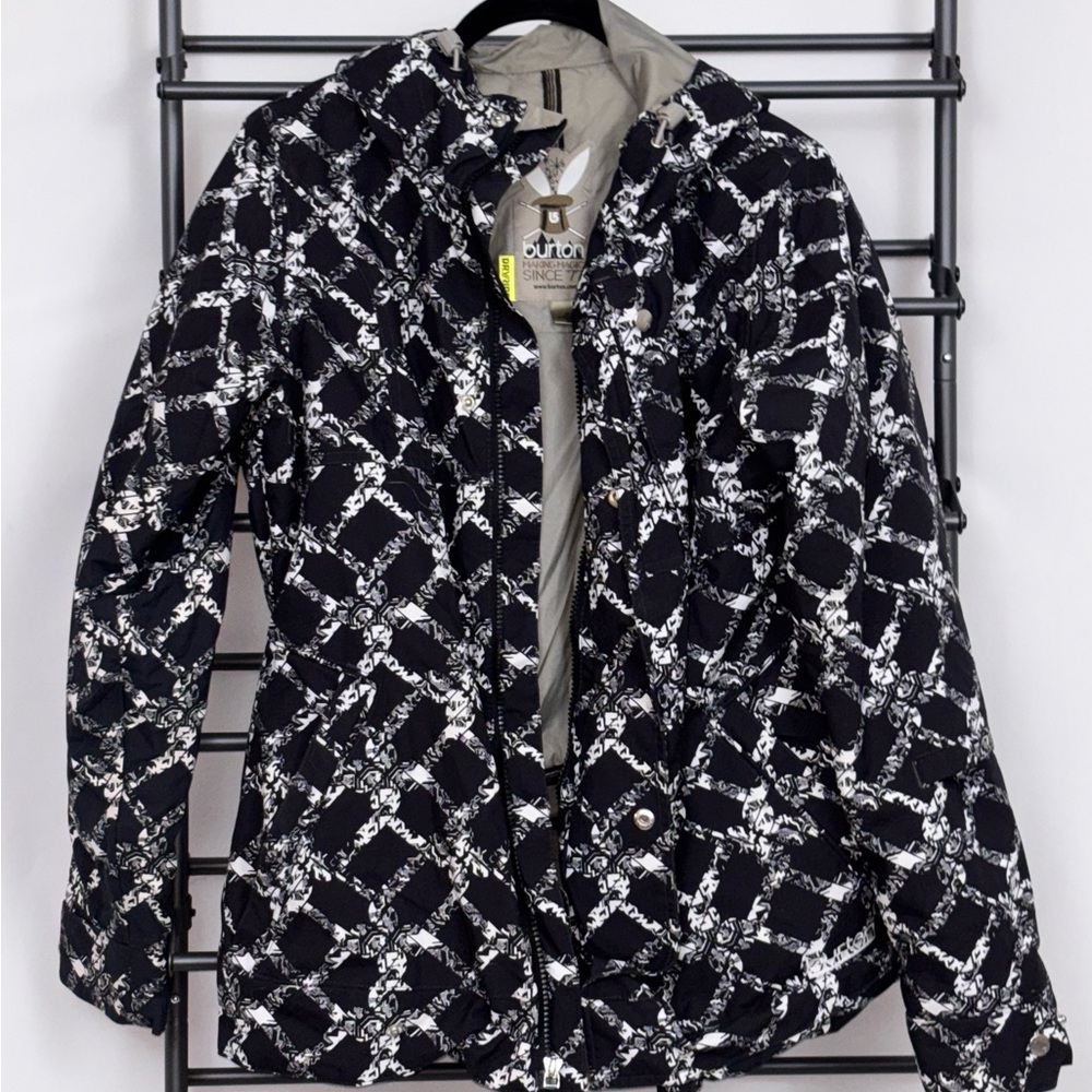Chic Black and White Chain Pattern Jacket